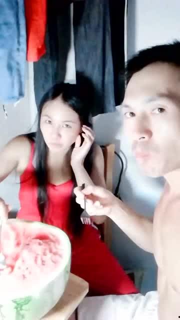 广州情人节吃瓜视频播放,甜蜜与搞笑并存，视频播放量爆表